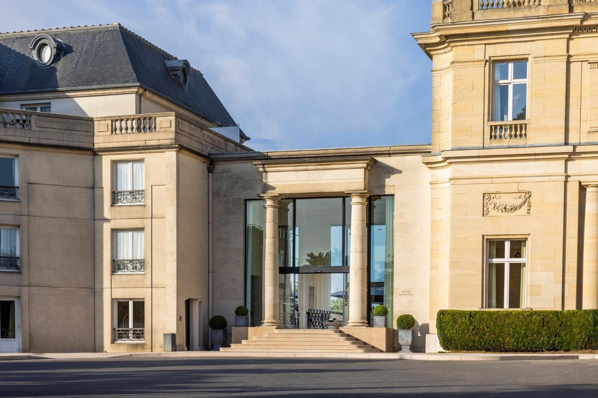 Hotel Tiara Château Mont Royal Chantilly 5*